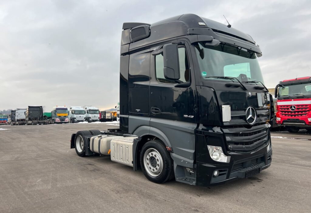 (D) 2017 MB-Actros 1842 4x2 SZM