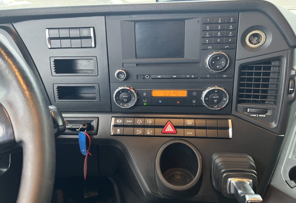 (D) 2017 MB-Actros 1842 4x2 SZM