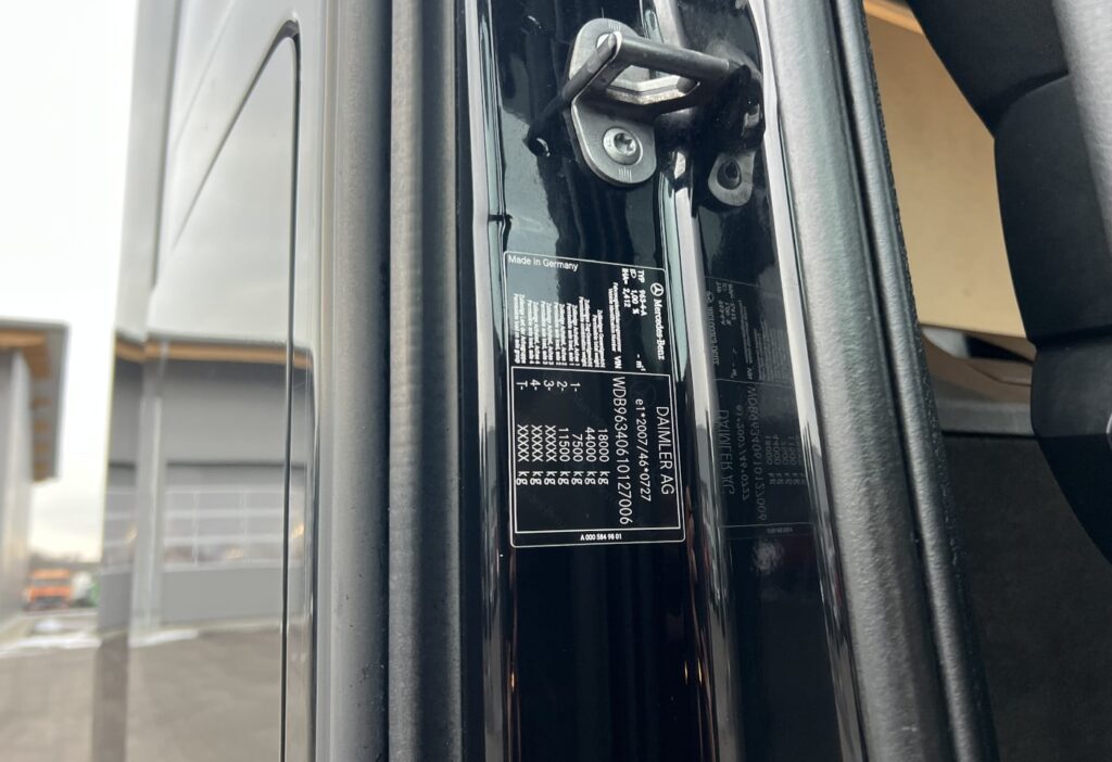 (D) 2017 MB-Actros 1842 4x2 SZM