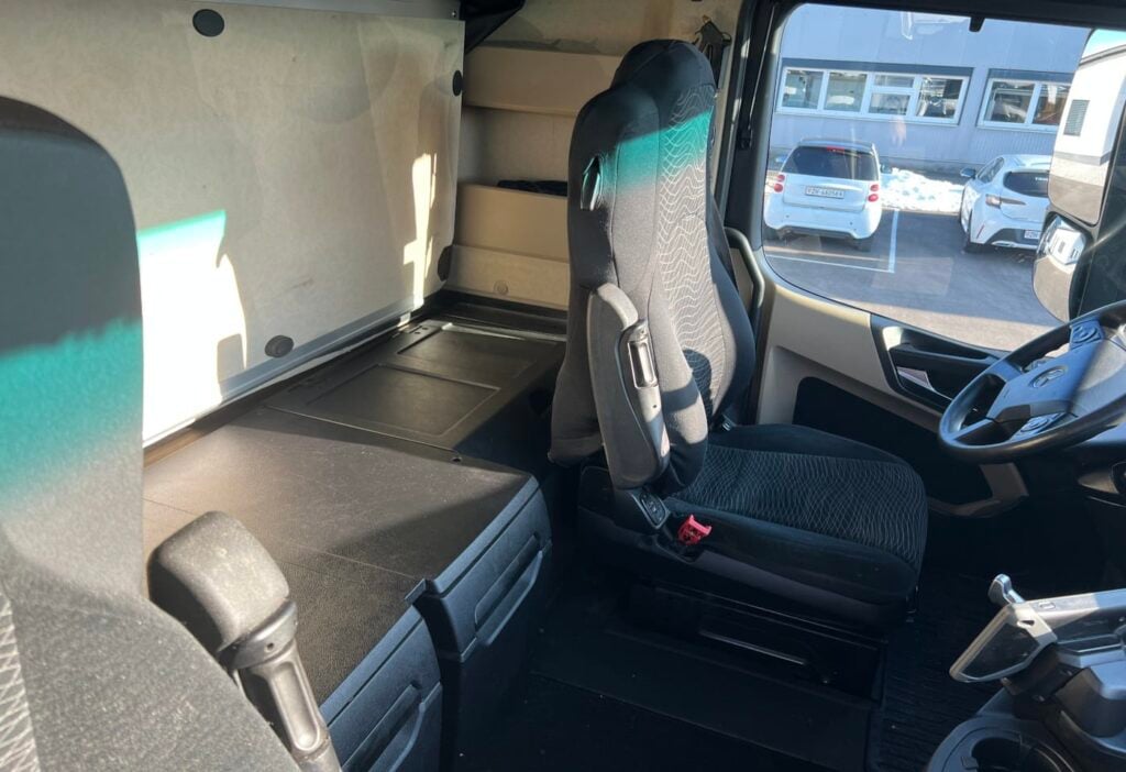 (D) 2016 MB-Actros 1845 4x2 SZM