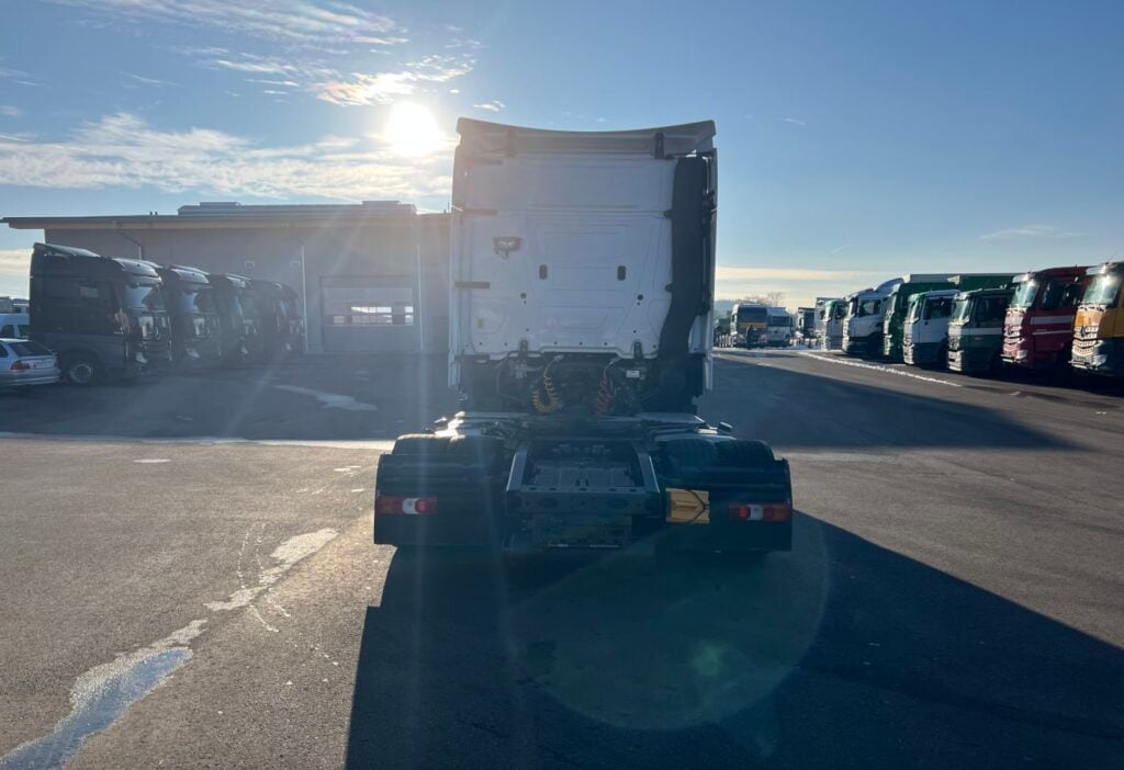 (D) 2016 MB-Actros 1845 4x2 SZM