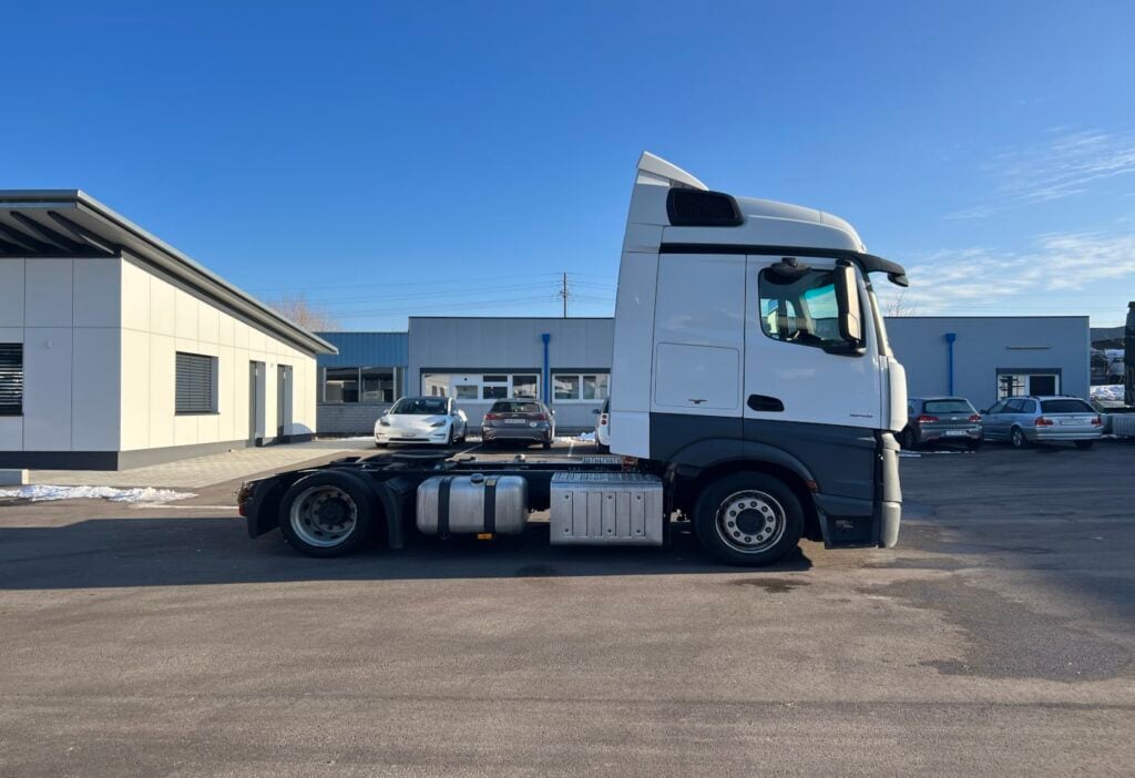 (D) 2016 MB-Actros 1845 4x2 SZM