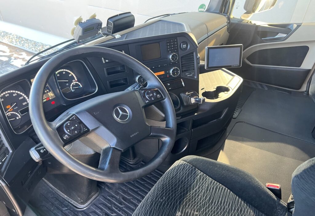 (D) 2016 MB-Actros 1843 4x2 SZM