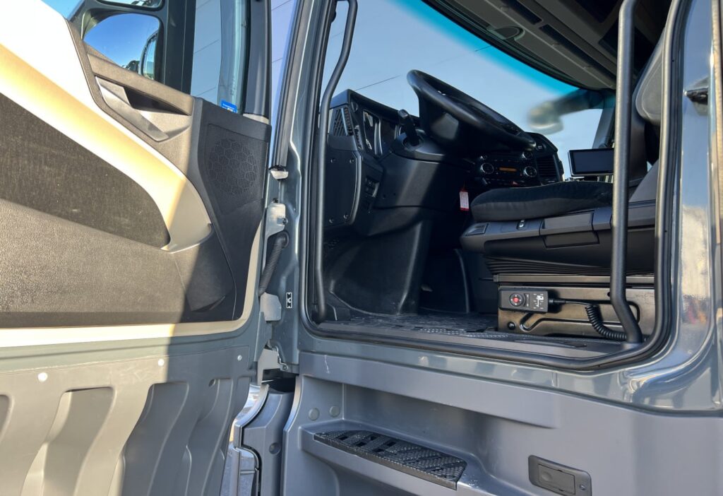 (D) 2016 MB-Actros 1843 4x2 SZM