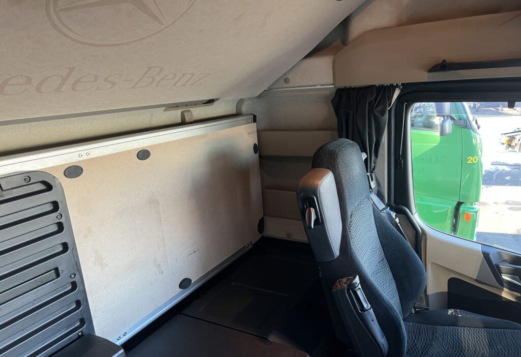 (D) 2016 MB-Actros 1843 4x2 SZM