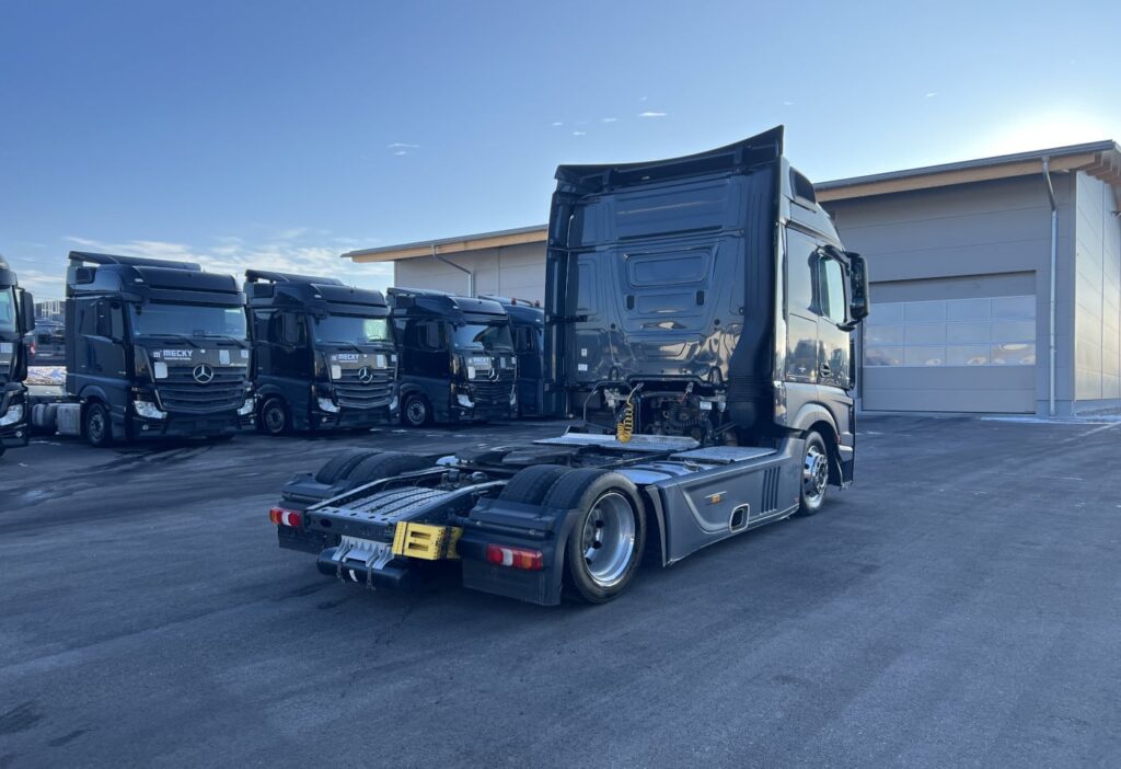 (D) 2016 MB-Actros 1843 4x2 SZM