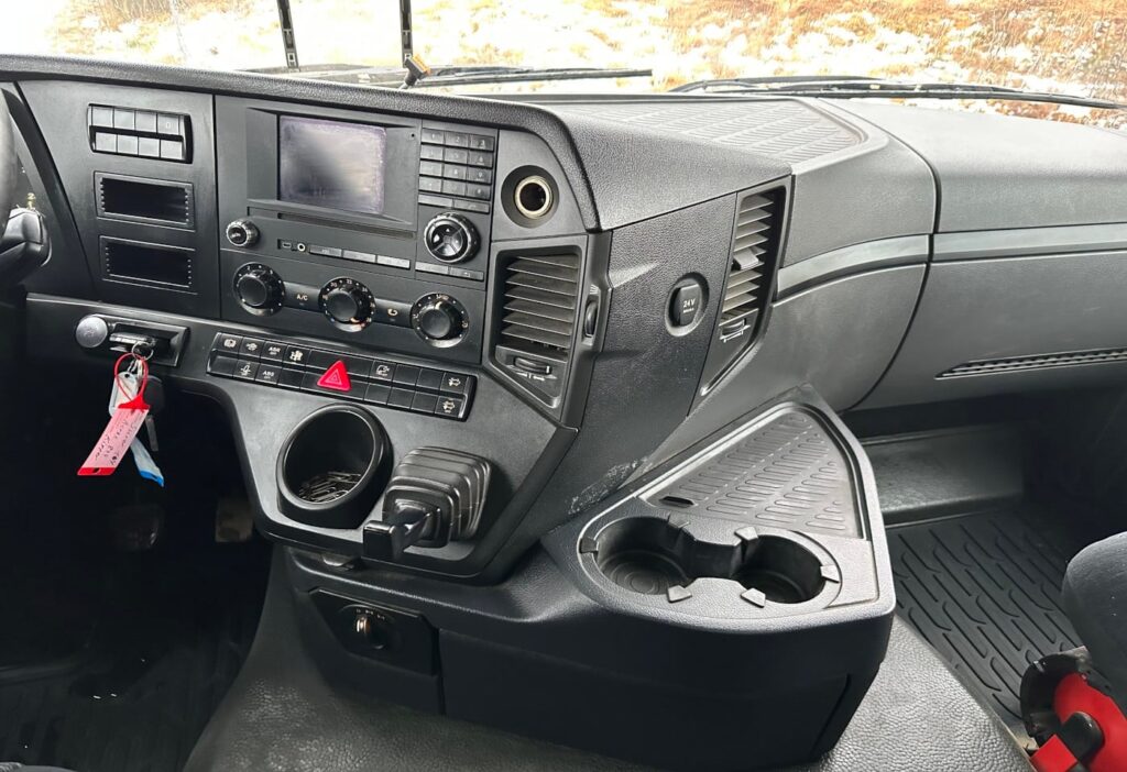 2015 MB-Arocs 3245 8x4 2-SK
