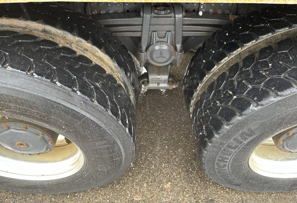 2015 MB-Arocs 3245 8x4 2-SK