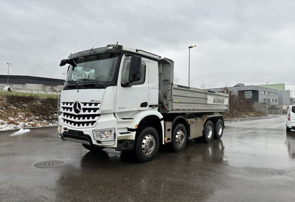 2015 MB-Arocs 3245 8x4 2-SK