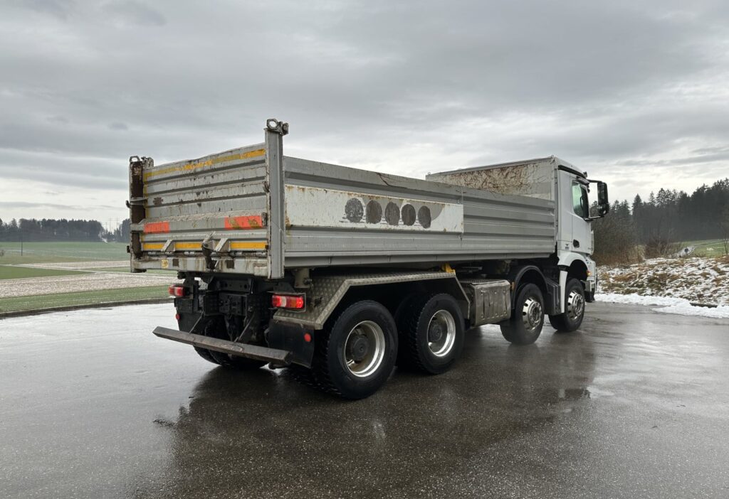2015 MB-Arocs 3245 8x4 2-SK