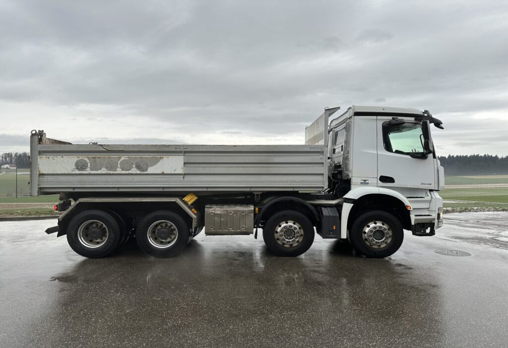2015 MB-Arocs 3245 8x4 2-SK