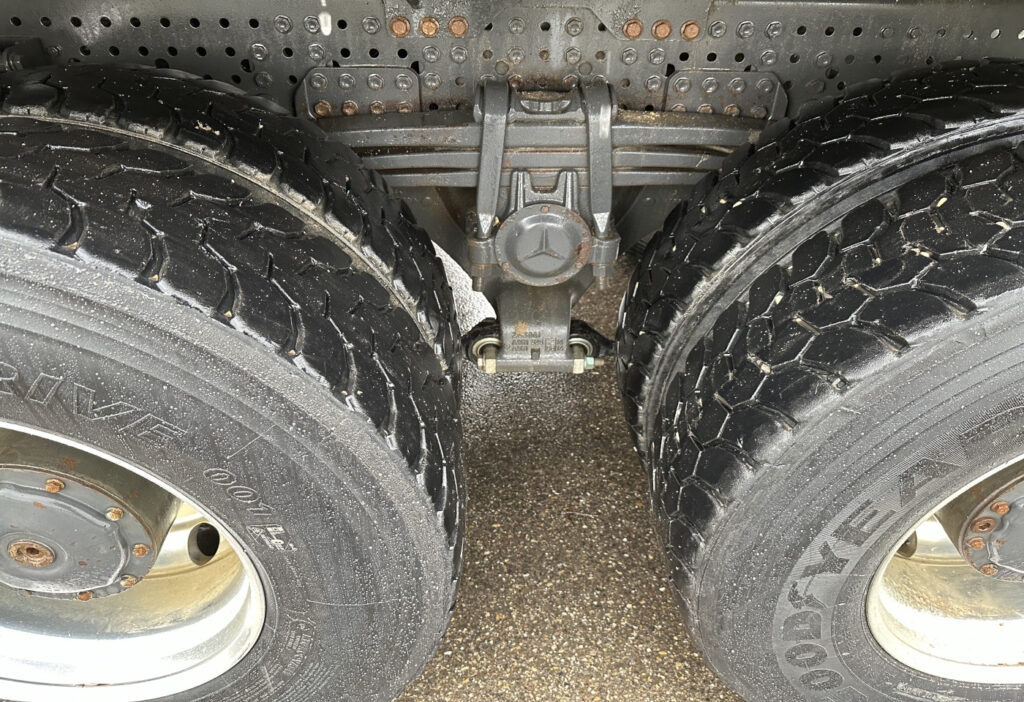 2015 MB-Arocs 3245 8x4 2-SK