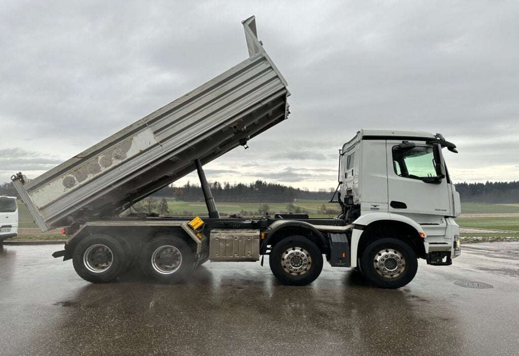 2015 MB-Arocs 3245 8x4 2-SK