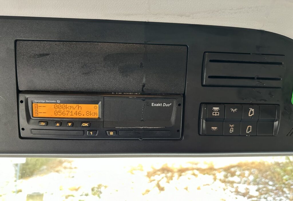 (D) 2015 MB-Arocs 3245 8x2 Haken