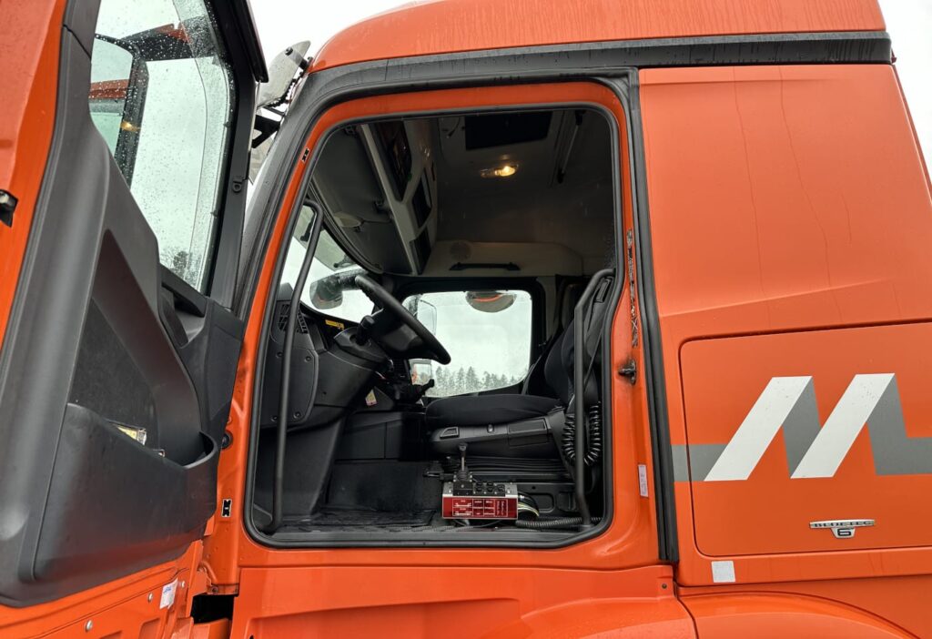 (D) 2015 MB-Arocs 3245 8x2 Haken