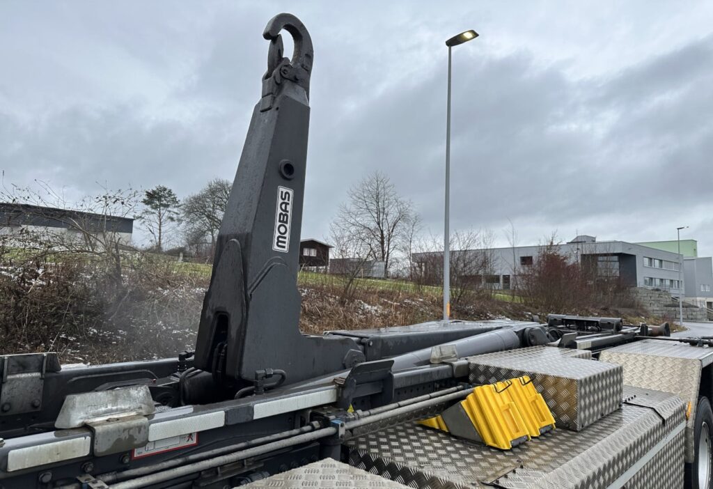 (D) 2015 MB-Arocs 3245 8x2 Haken