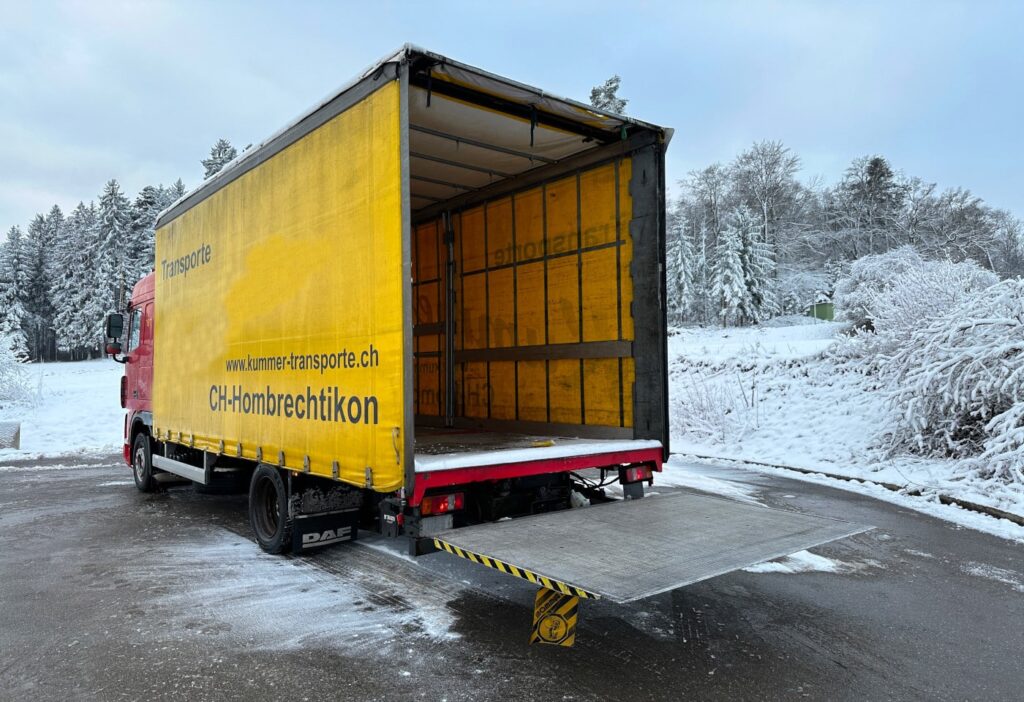 (D) 2008 DAF XF 105.410 4x2 Blache / HB