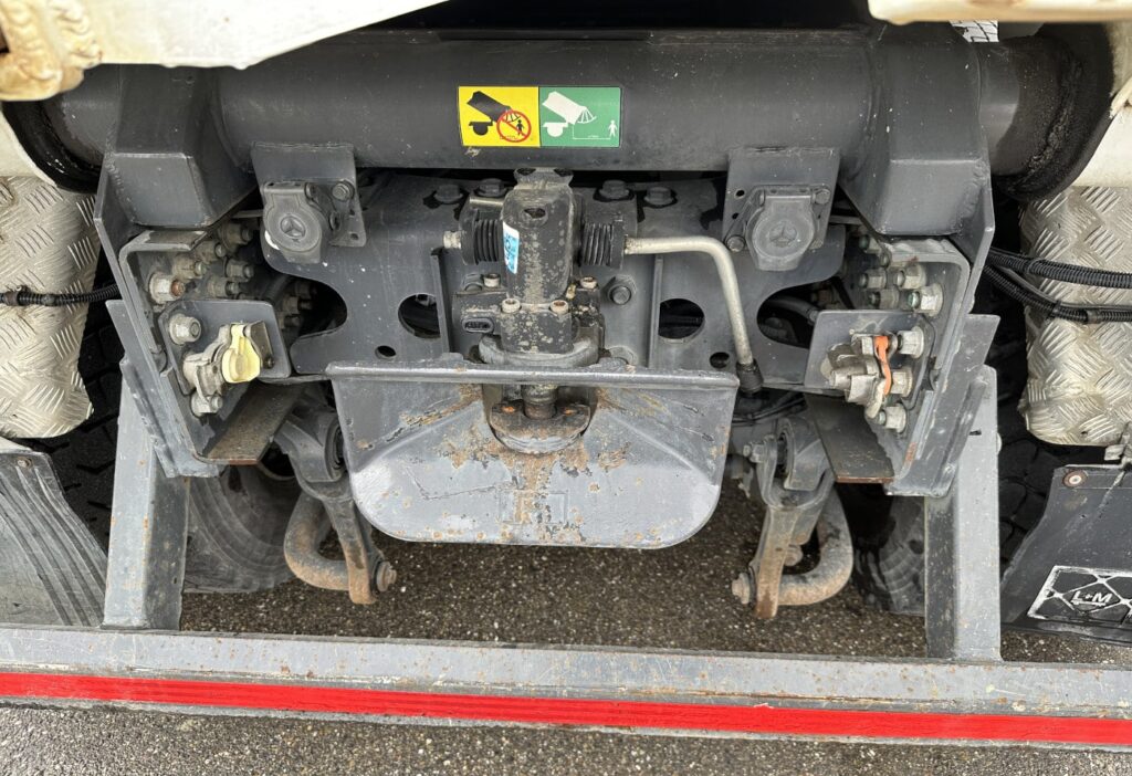 2014 MB-Arocs 3248 8x4 Kipper