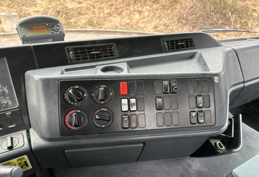 1999 MB-Actros 3240 8x4 Haken / Kran