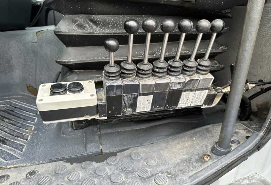 1999 MB-Actros 3240 8x4 Haken / Kran