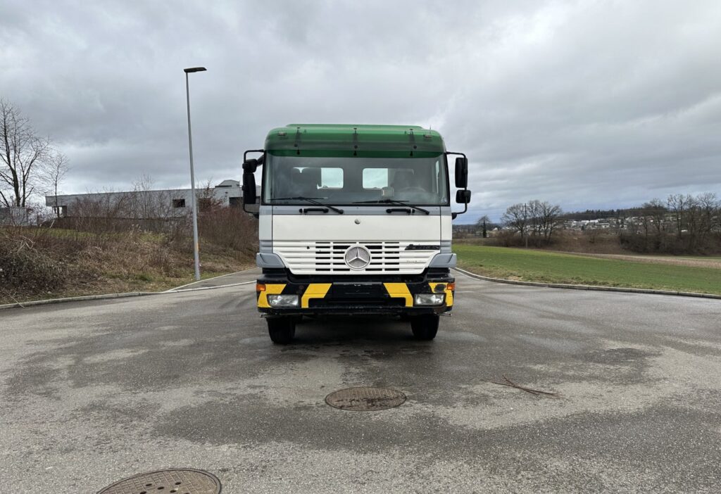 1999 MB-Actros 3240 8x4 Haken / Kran