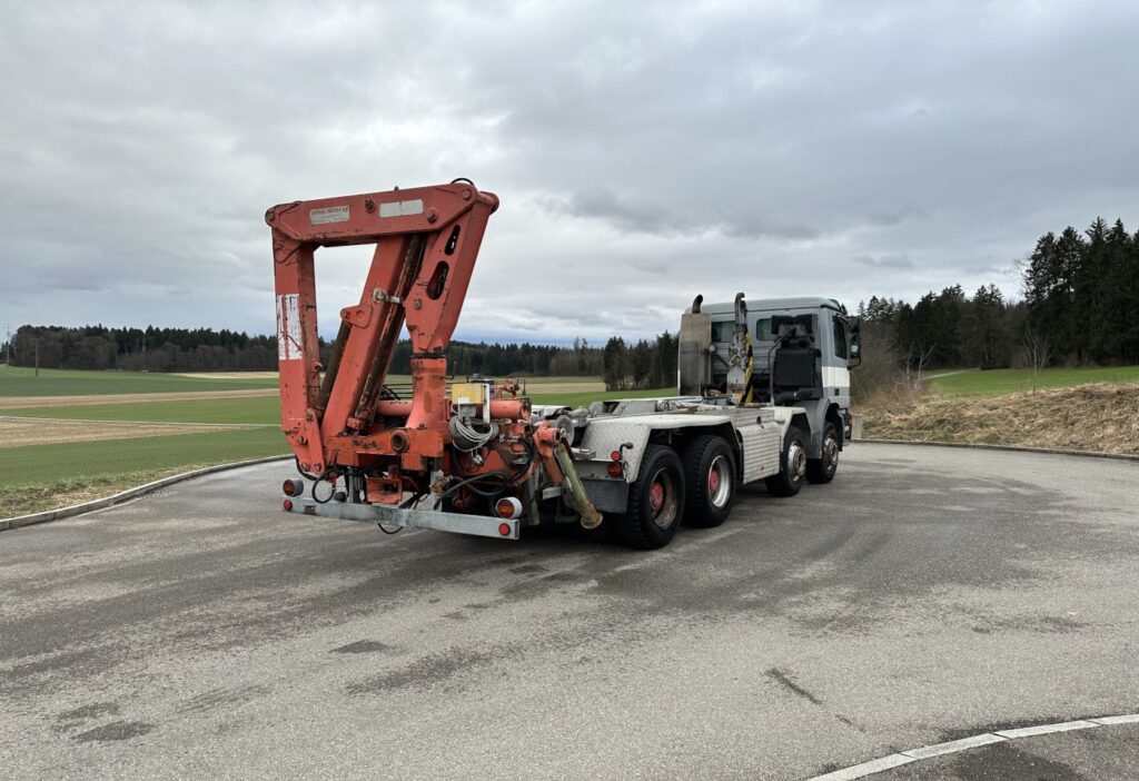 1999 MB-Actros 3240 8x4 Haken / Kran