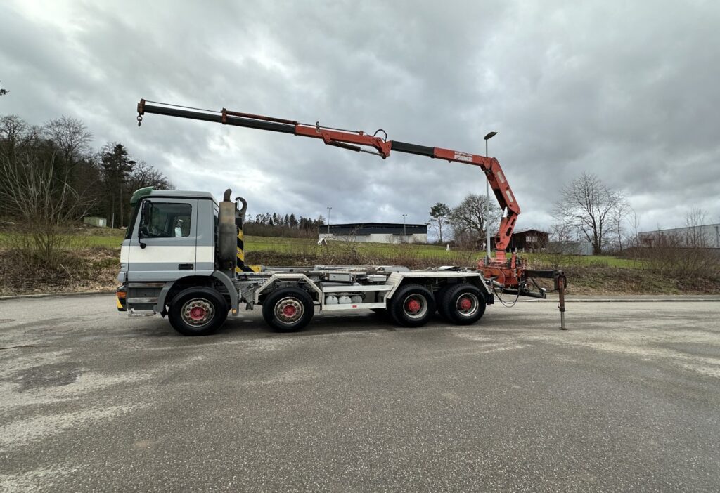1999 MB-Actros 3240 8x4 Haken / Kran
