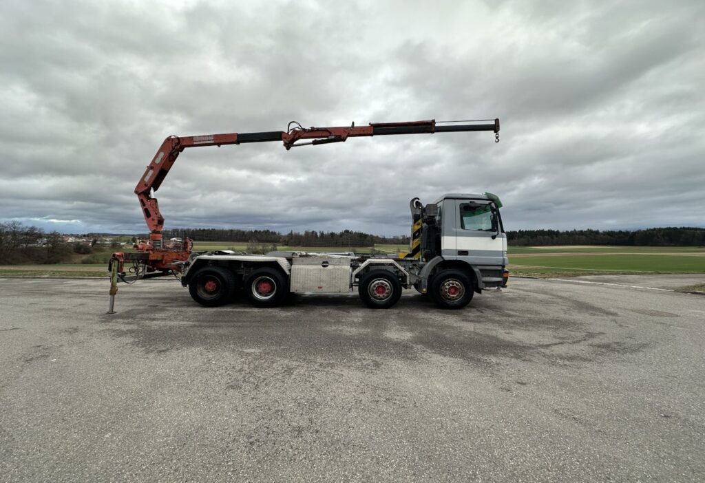 1999 MB-Actros 3240 8x4 Haken / Kran