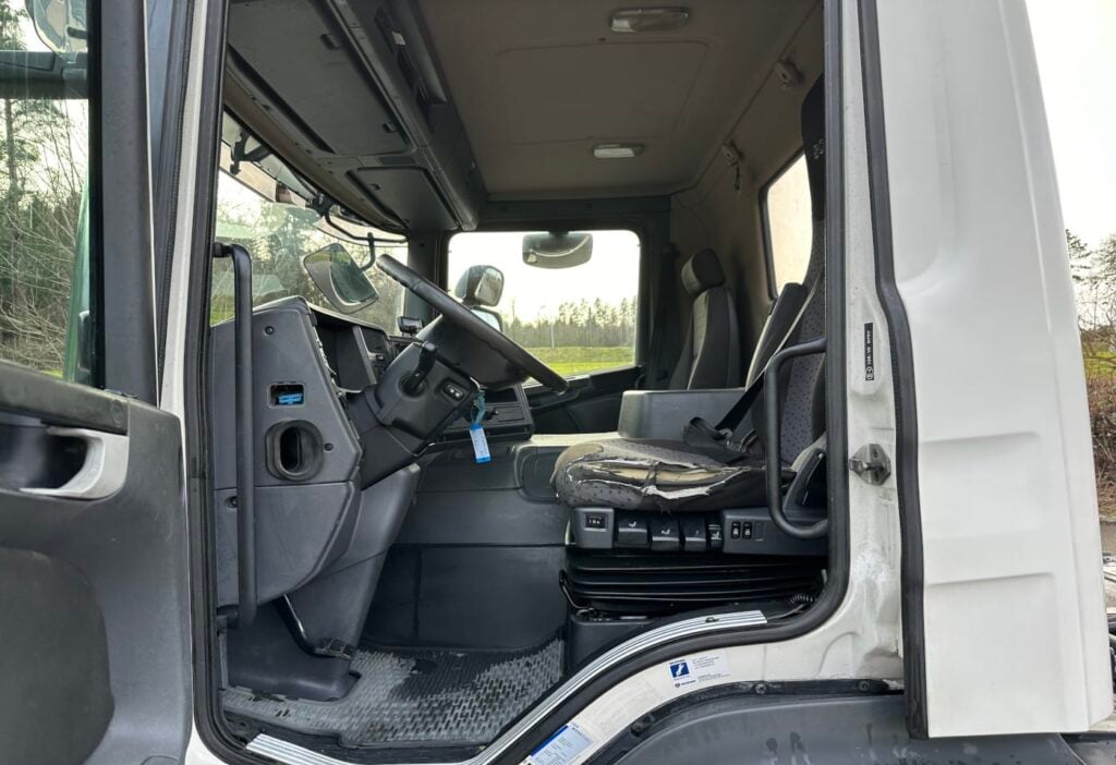2010 Scania P360 LB4x2 Chassis-Kabine