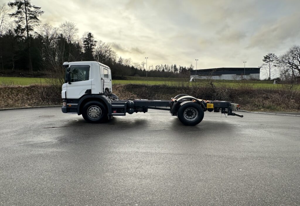 2010 Scania P360 LB4x2 Chassis-Kabine