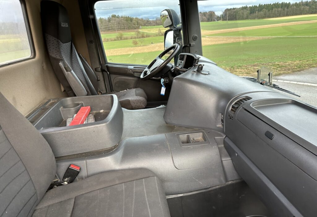 2010 Scania P360 LB4x2 Chassis-Kabine