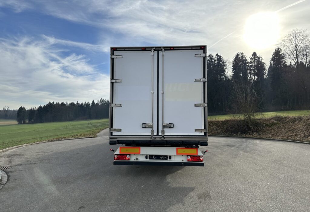 2007 Merker Yshima M300 02FR TKK