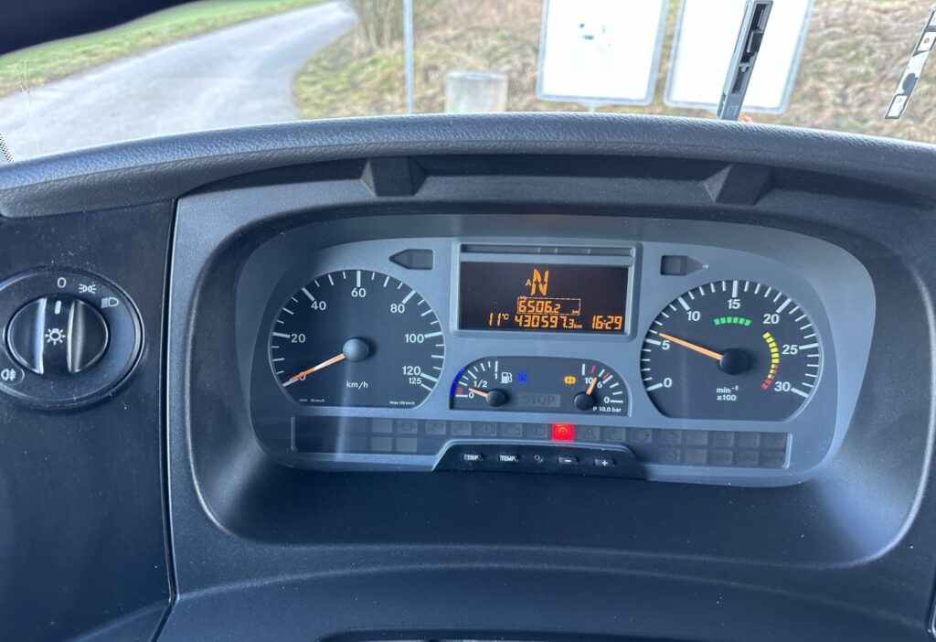 2010 MB-Atego 1324 4x2 Blache / HB