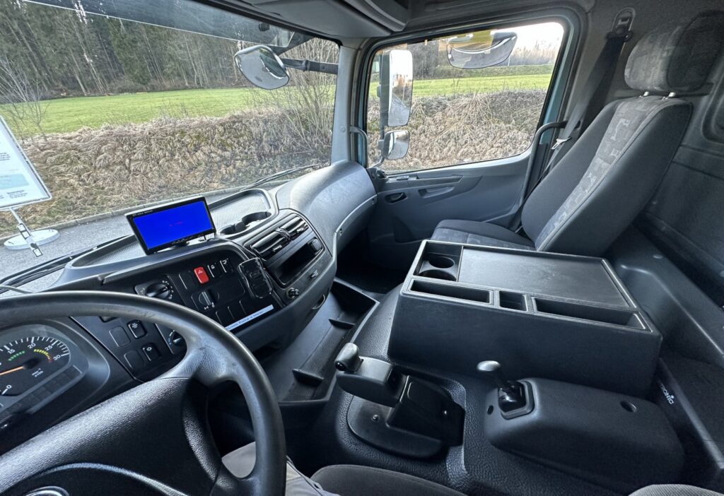 2010 MB-Atego 1324 4x2 Blache / HB