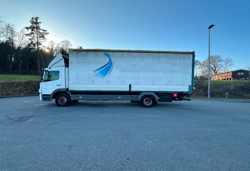 2010 MB-Atego 1324 4x2 Blache / HB