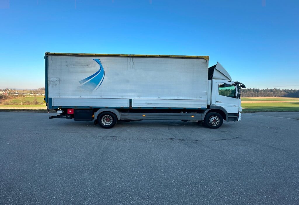 2010 MB-Atego 1324 4x2 Blache / HB