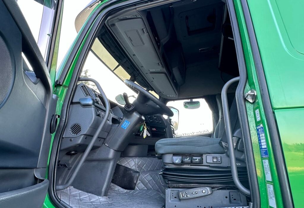 2011 Volvo FH-460 6x2T SZM
