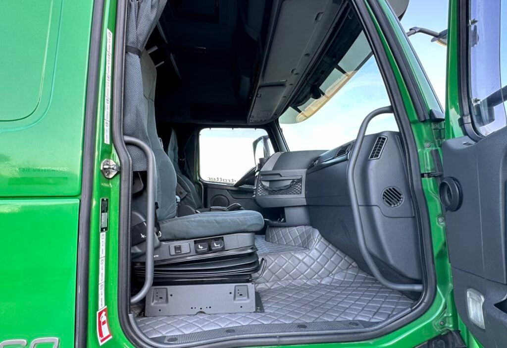 2011 Volvo FH-460 6x2T SZM
