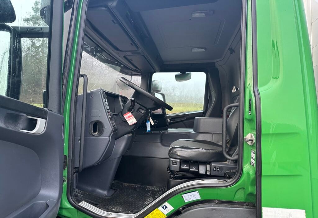 2012 Scania P320 4x2 Blache / HB