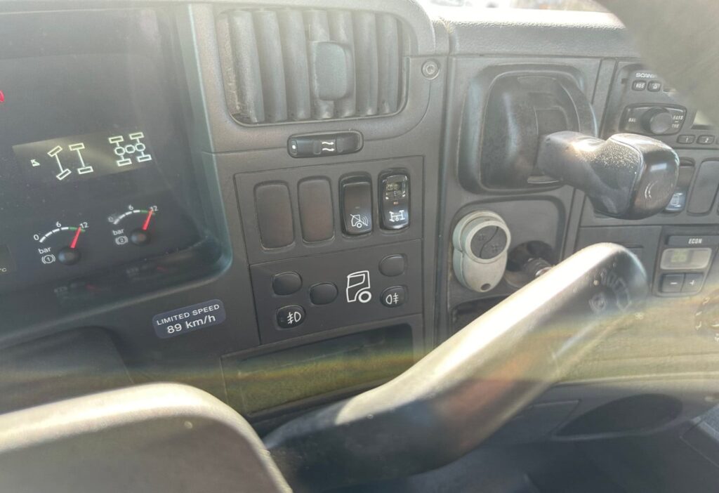 2007 Scania R420 CB 8X4 3-SK