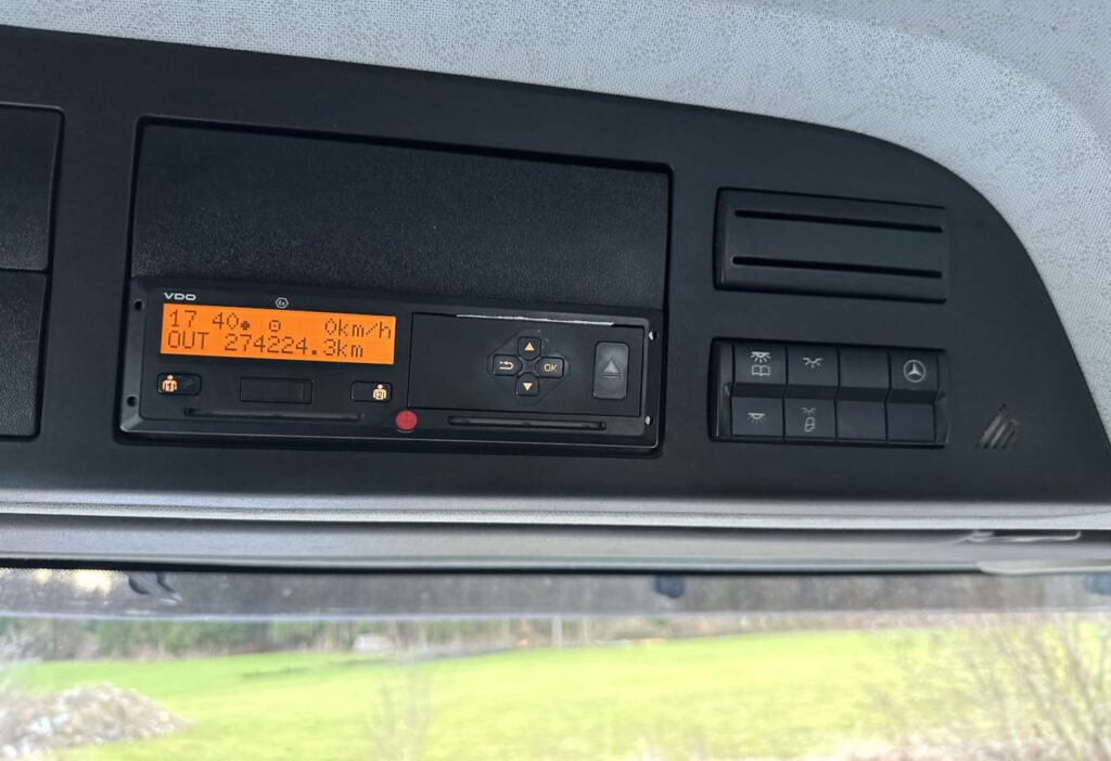 2017 Mercedes-Benz Arocs 3251 8x4 Hakengerät