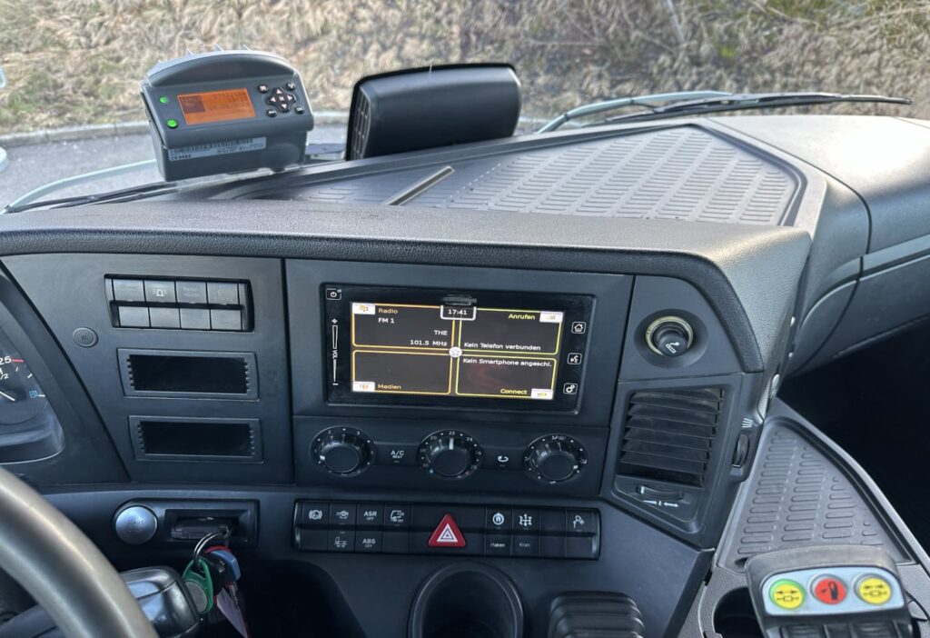 2017 Mercedes-Benz Arocs 3251 8x4 Hakengerät