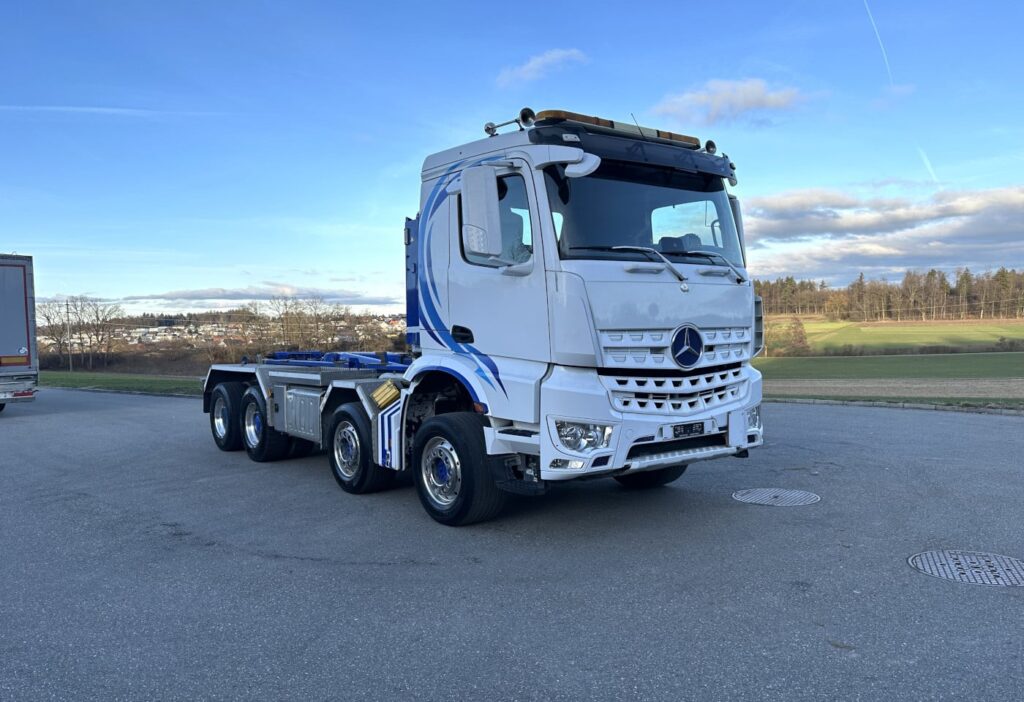 2017 Mercedes-Benz Arocs 3251 8x4 Hakengerät