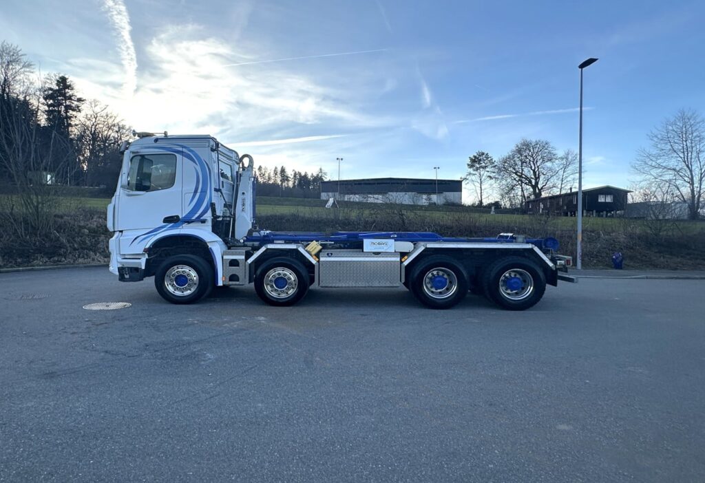 2017 Mercedes-Benz Arocs 3251 8x4 Hakengerät