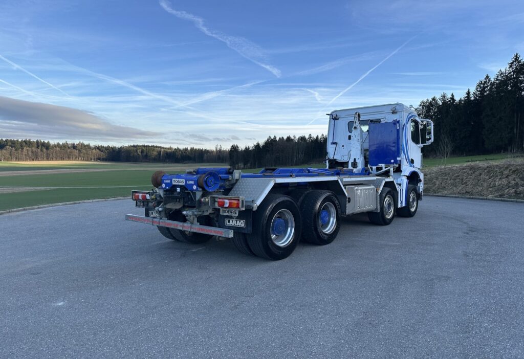 2017 Mercedes-Benz Arocs 3251 8x4 Hakengerät