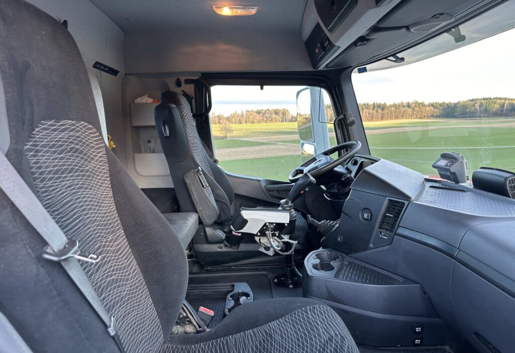 2017 Mercedes-Benz Arocs 3251 8x4 Hakengerät