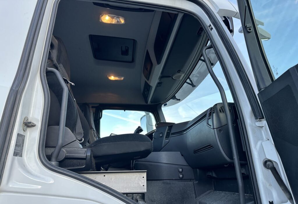 2017 Mercedes-Benz Arocs 3251 8x4 Hakengerät