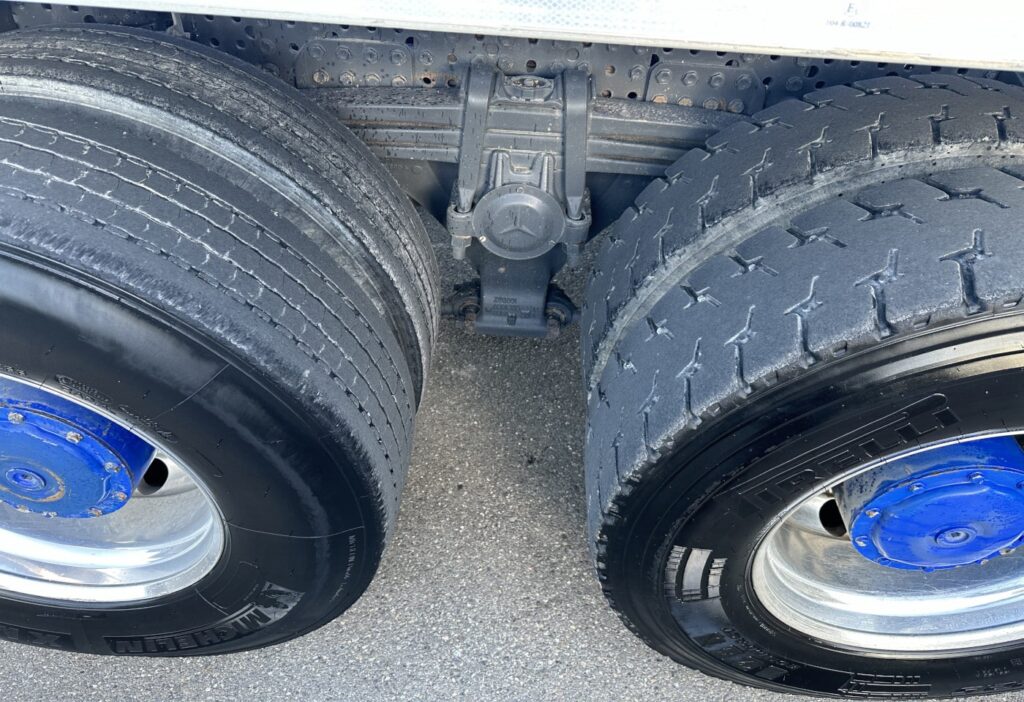 2017 Mercedes-Benz Arocs 3251 8x4 Hakengerät