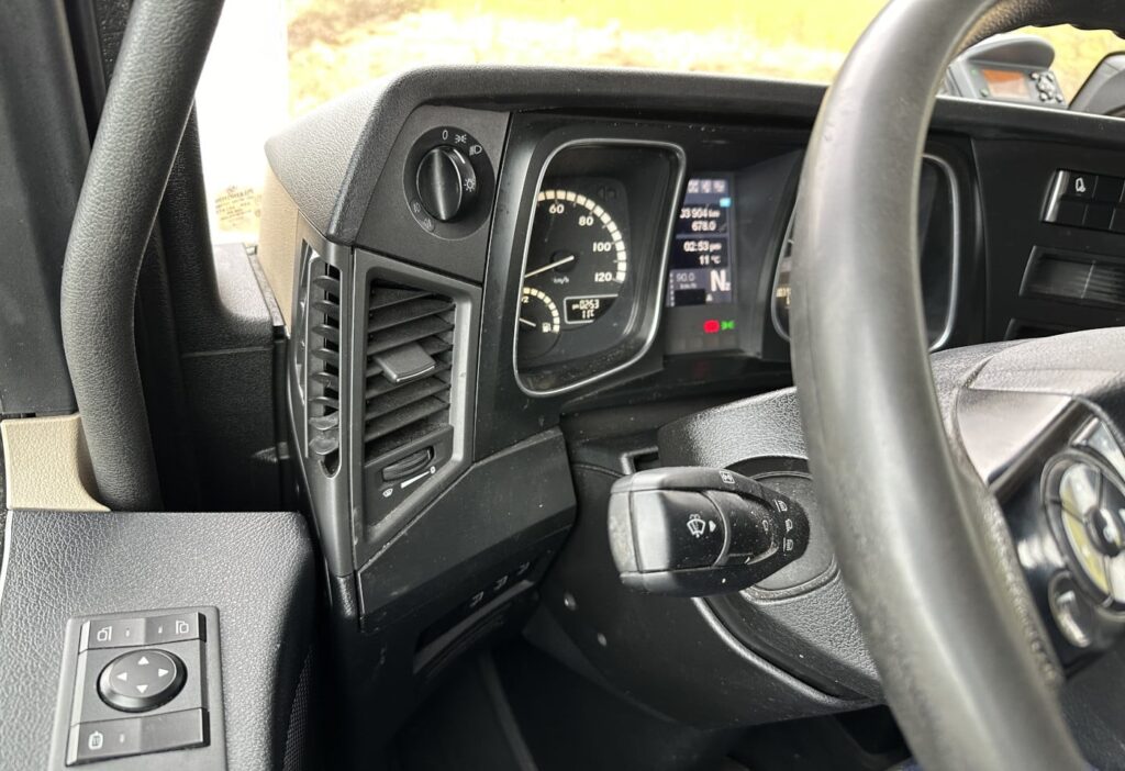 2015 Mercedes-Benz Actros 1842 4x2 Kasten / HB