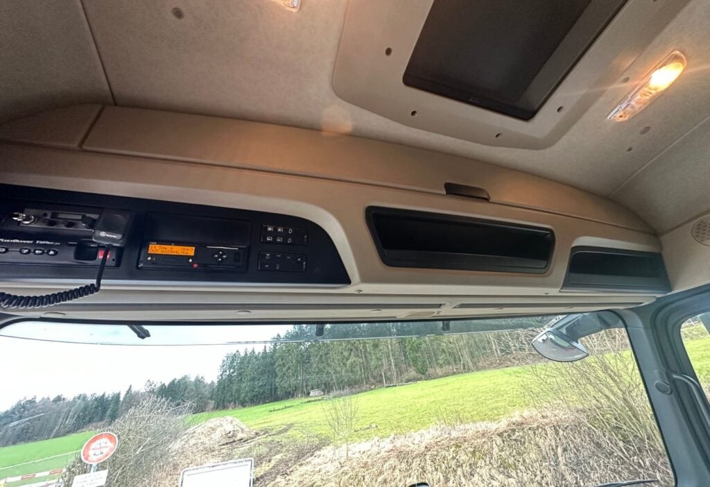 2015 Mercedes-Benz Actros 1842 4x2 Kasten / HB
